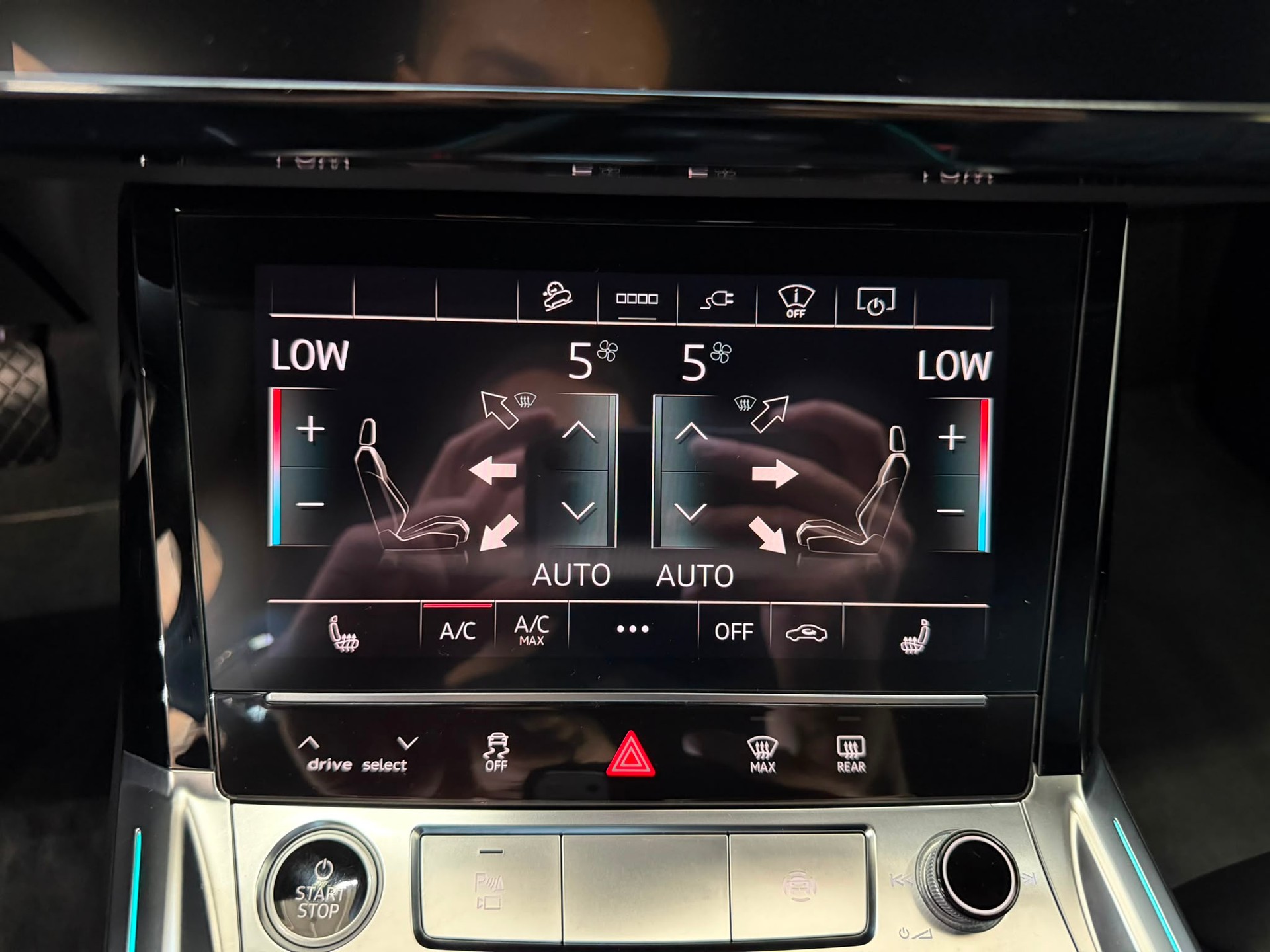 AUDI e-tron 55 Sportback S Line Black Edition quattro-image-19