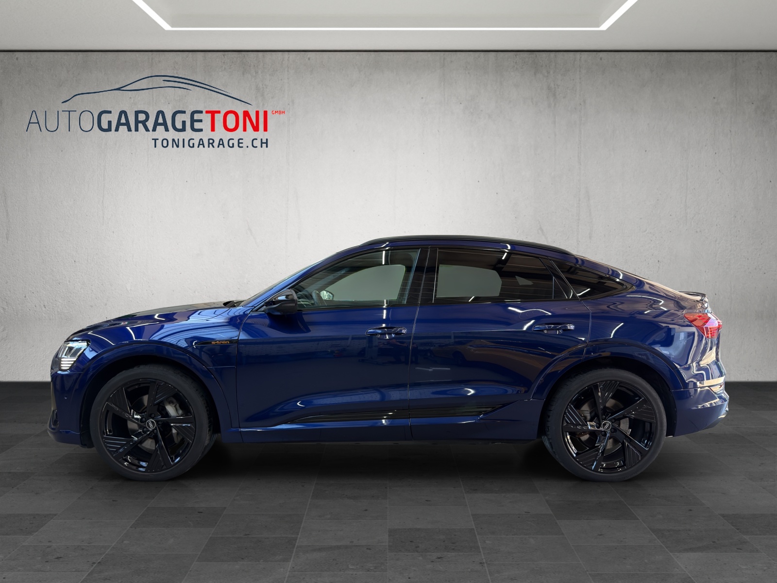 AUDI e-tron 55 Sportback S Line Black Edition quattro-image-4