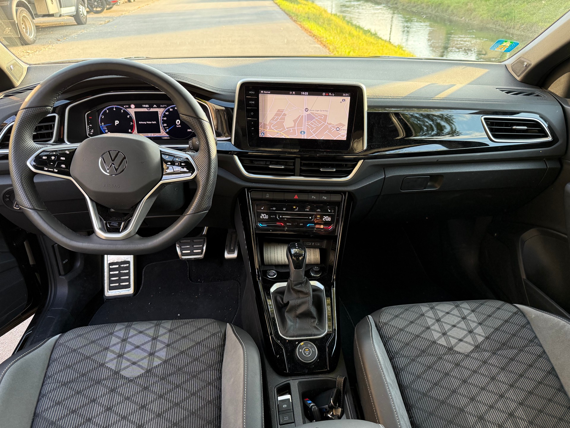 VW 2.0 TSI R-Line DSG 4motion-image-2