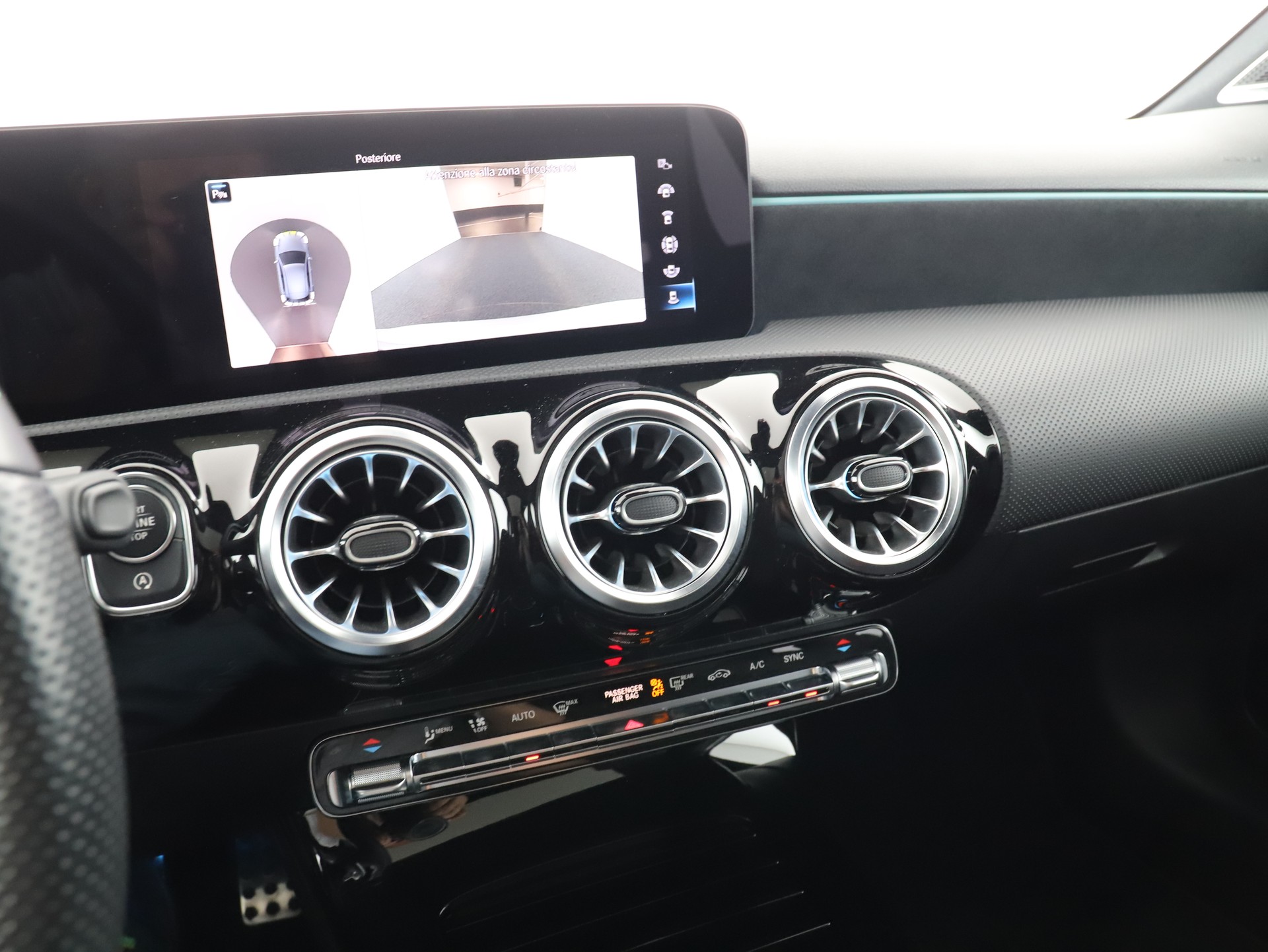 MERCEDES-BENZ A 250 4Matic 8G-DCT-image-14
