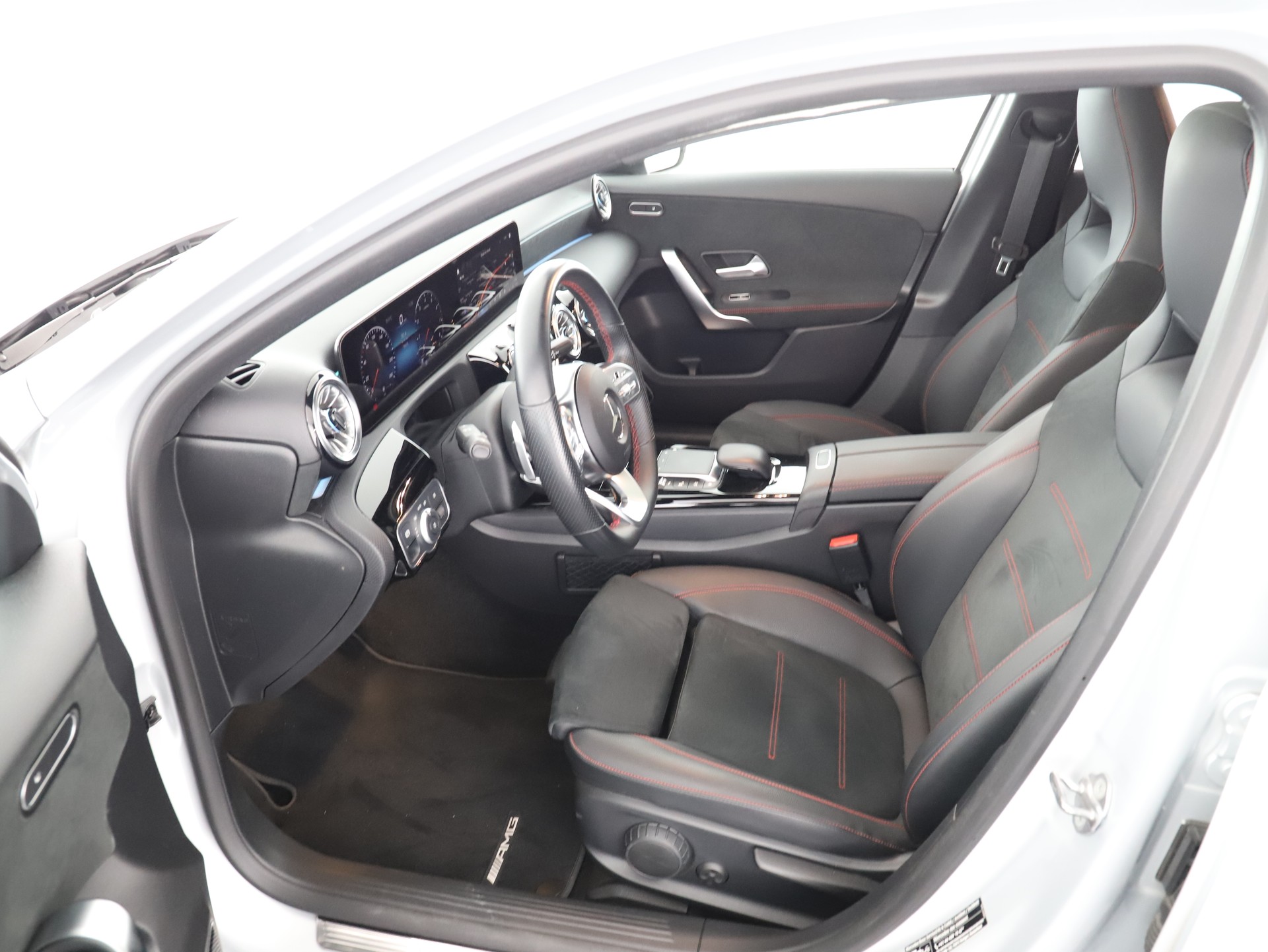 MERCEDES-BENZ A 250 4Matic 8G-DCT-image-8