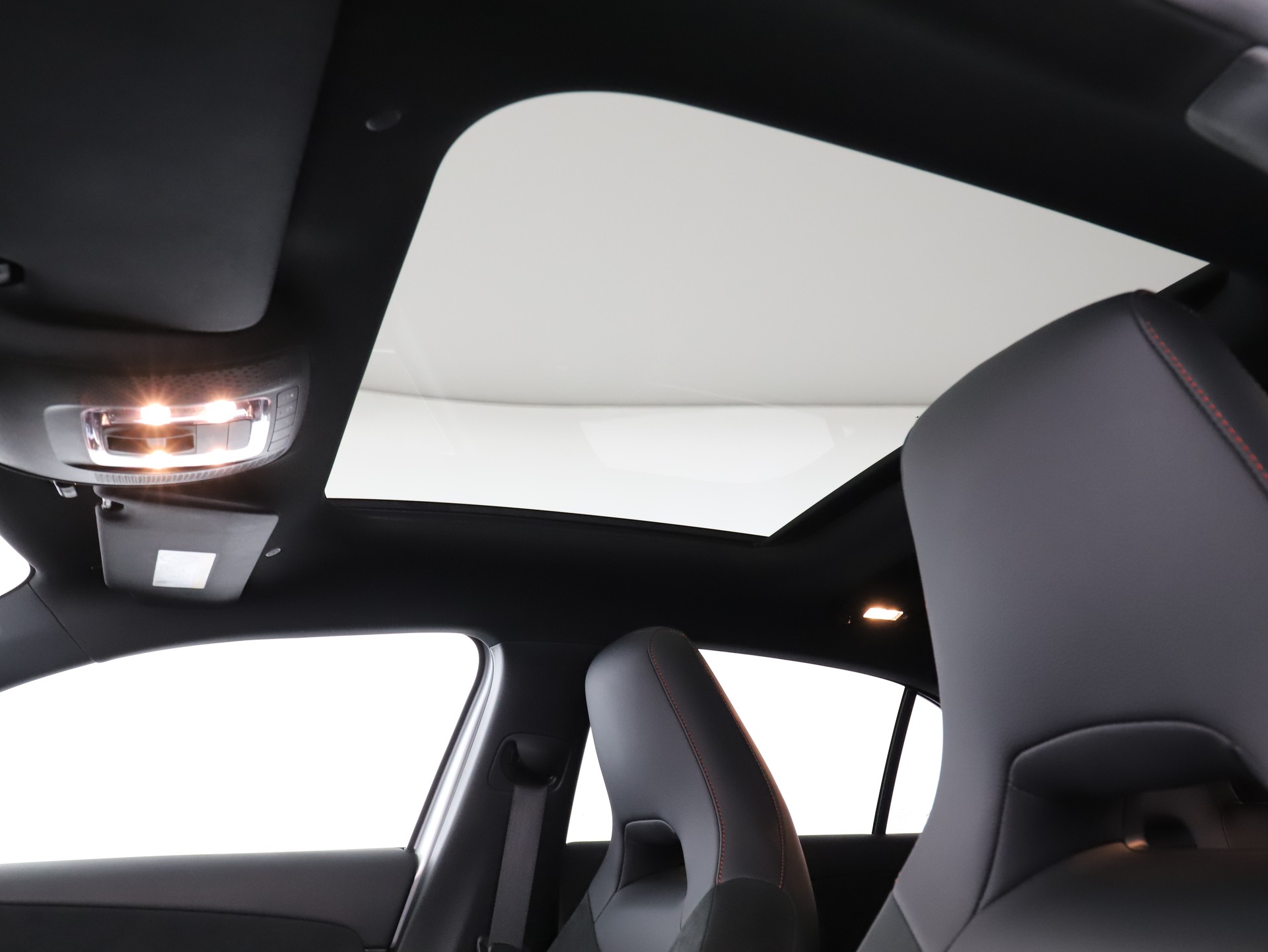 MERCEDES-BENZ A 250 4Matic 8G-DCT-image-13