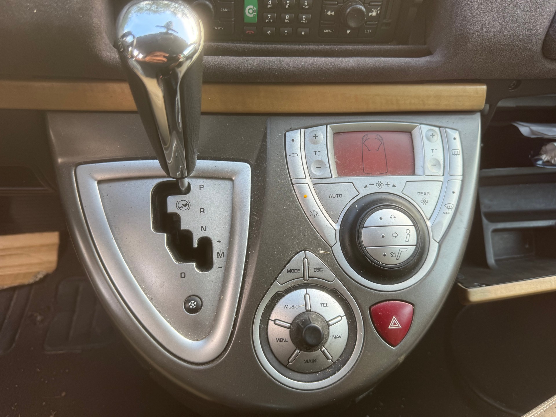 LANCIA Phedra 2.2 JTD 16V Platino Automatic-image-6
