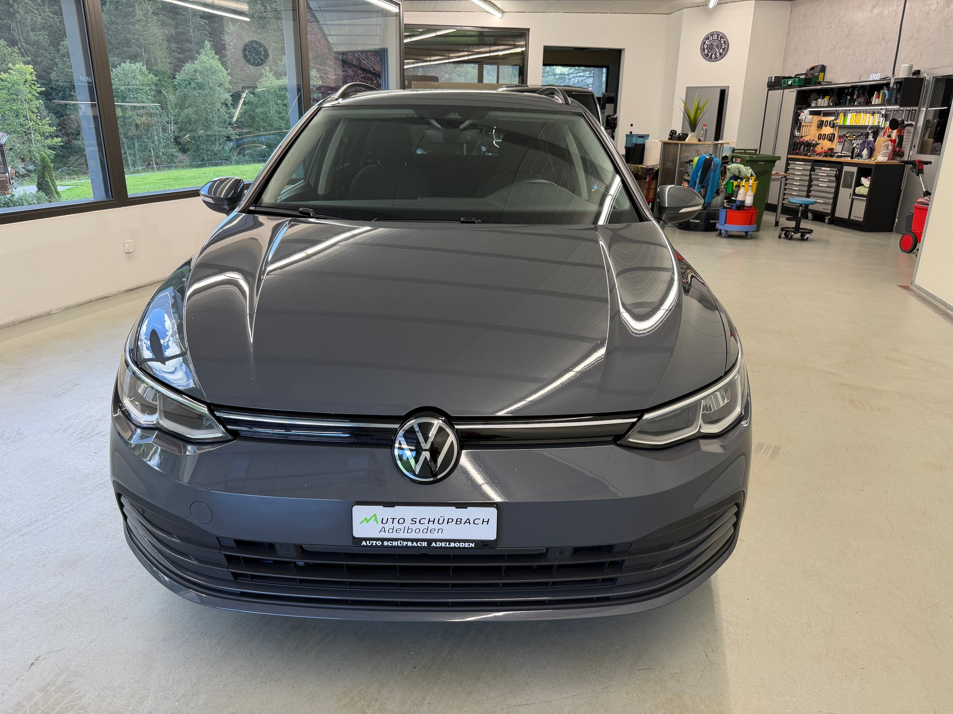 VW Golf Variant 2.0 TDI Life DSG 4Motion-image-9