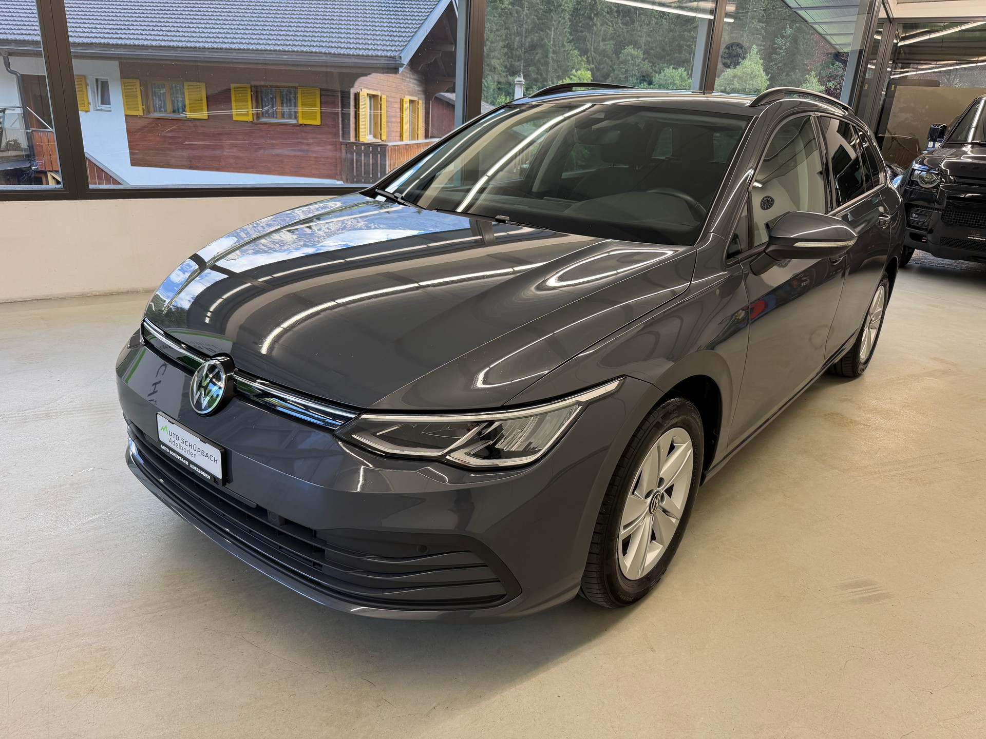 VW Golf Variant 2.0 TDI Life DSG 4Motion-image-8