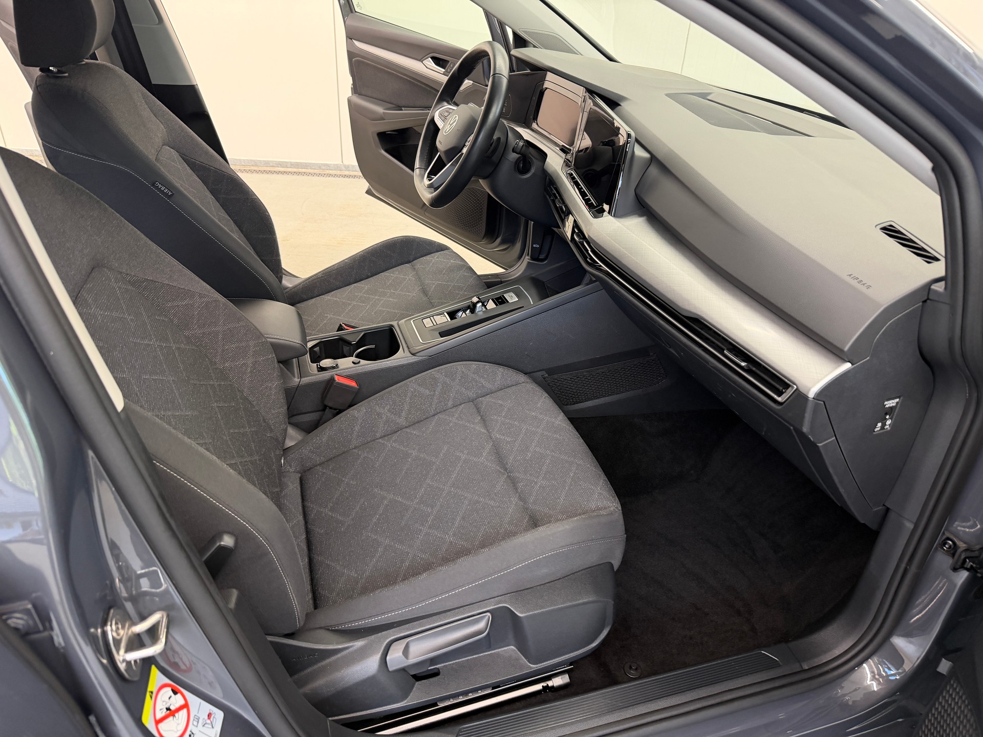 VW Golf Variant 2.0 TDI Life DSG 4Motion-image-19