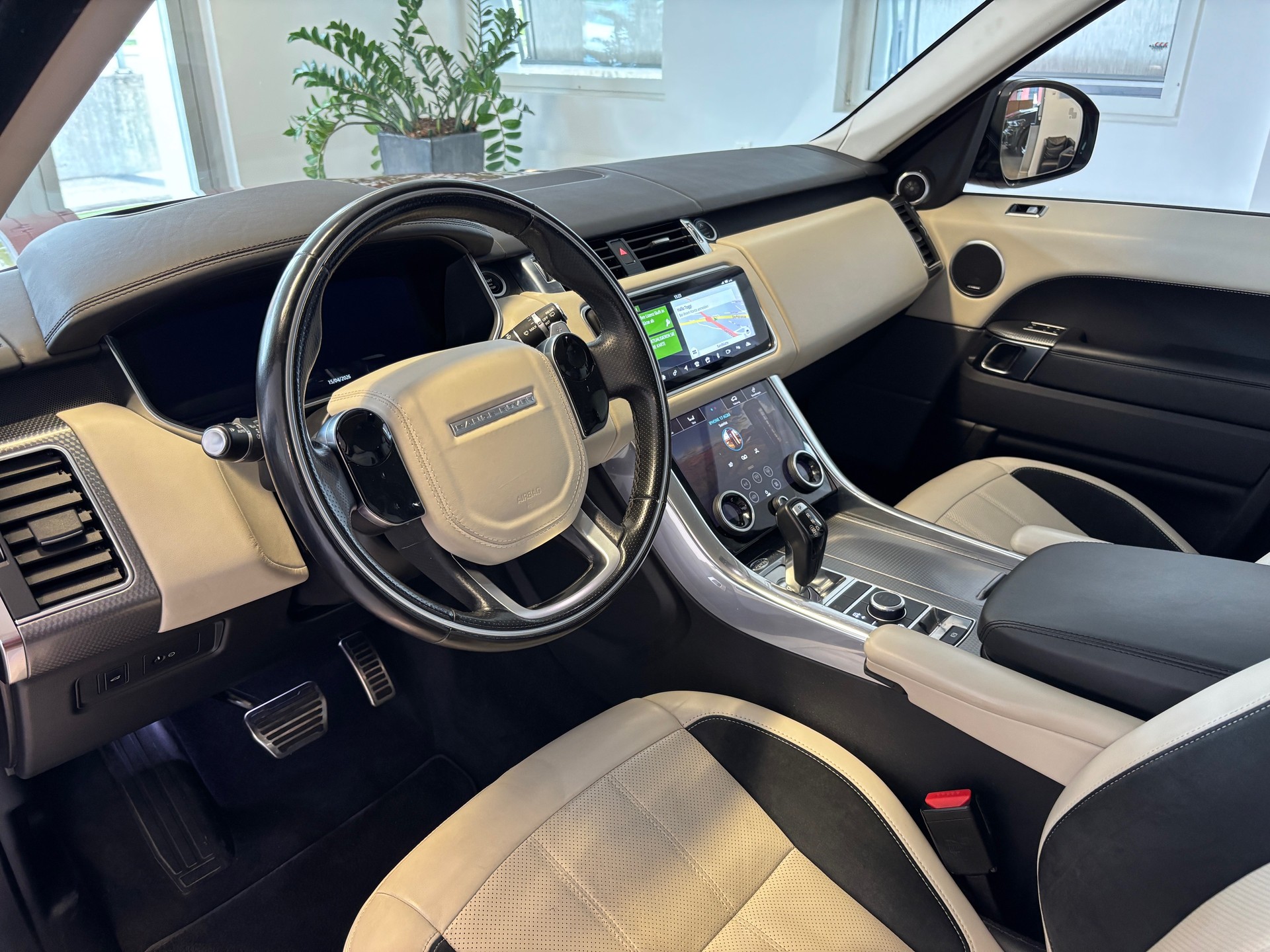 LAND ROVER Range Rover Sport 4.4 SDV8 Autobiography Automatic-image-4