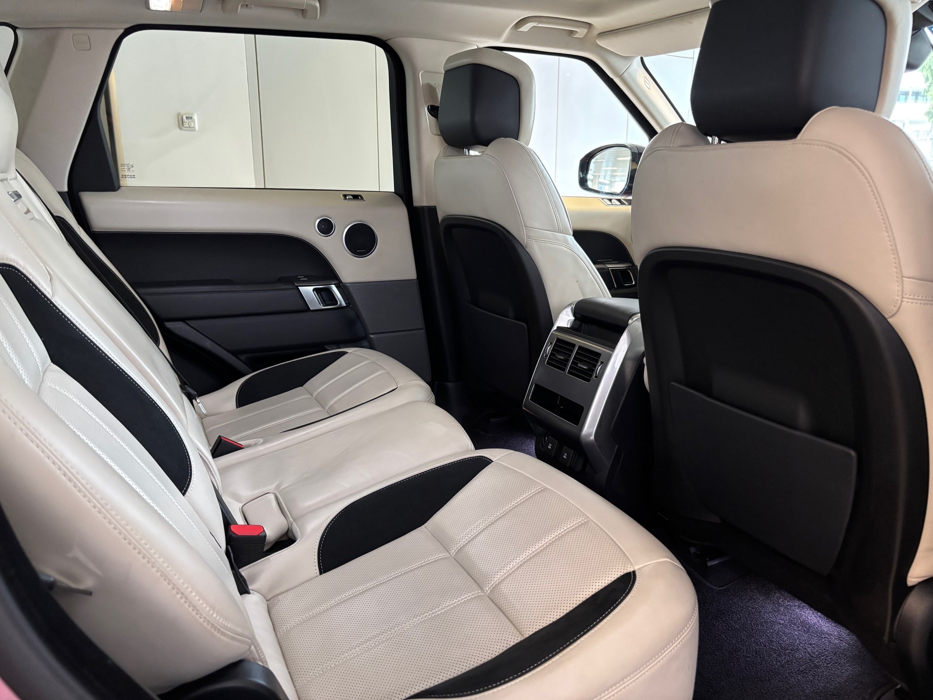 LAND ROVER Range Rover Sport 4.4 SDV8 Autobiography Automatic-image-10