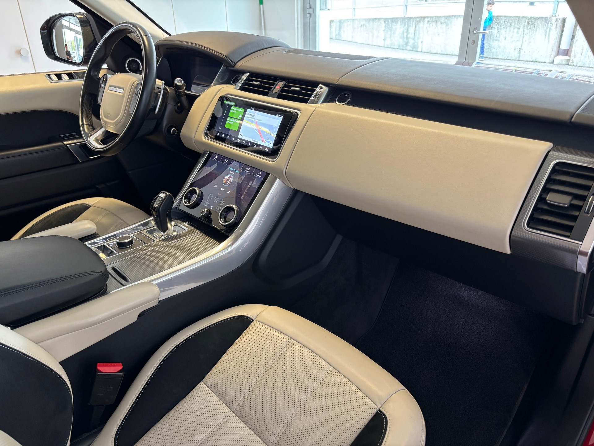 LAND ROVER Range Rover Sport 4.4 SDV8 Autobiography Automatic-image-7