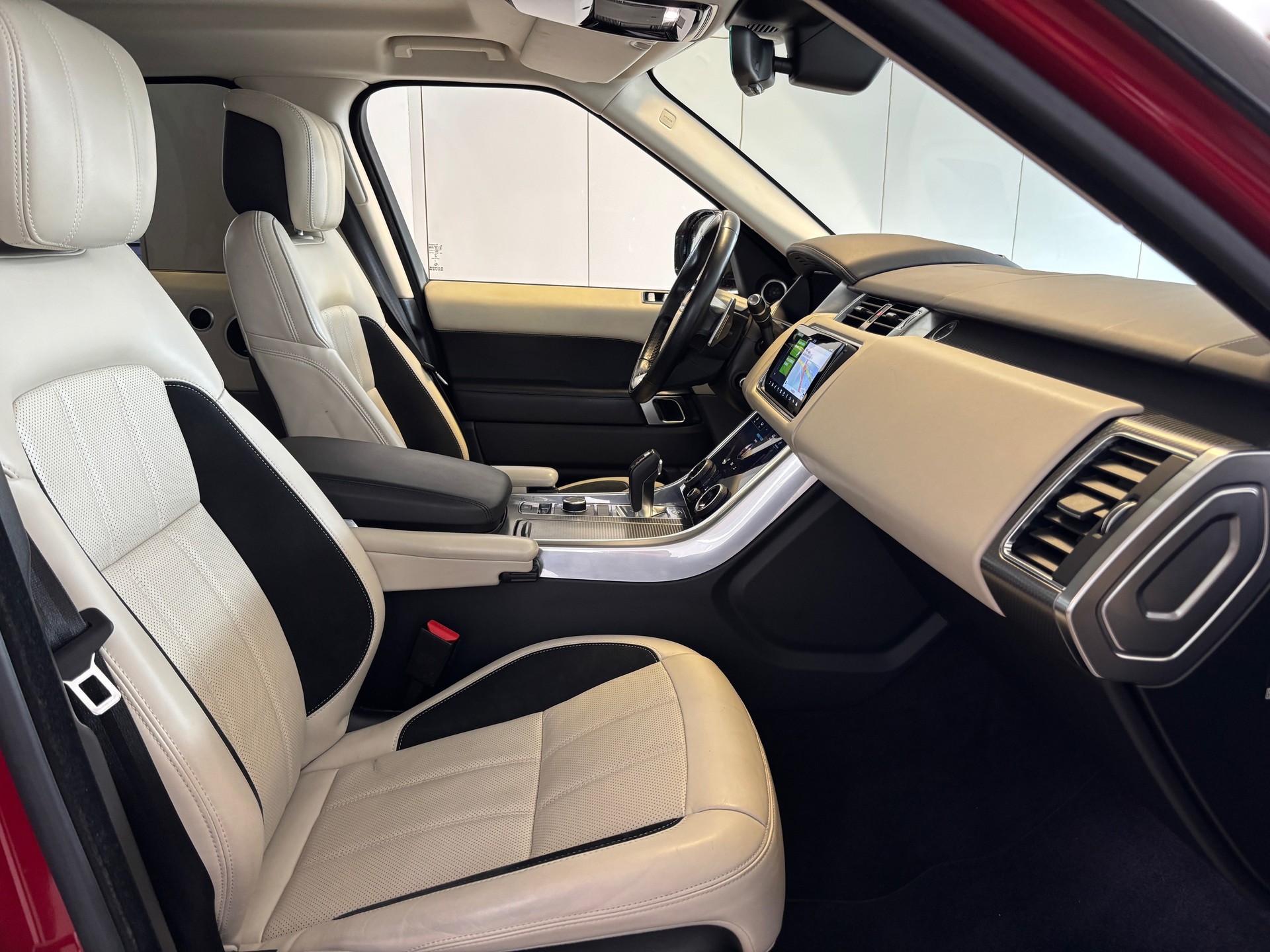 LAND ROVER Range Rover Sport 4.4 SDV8 Autobiography Automatic-image-9