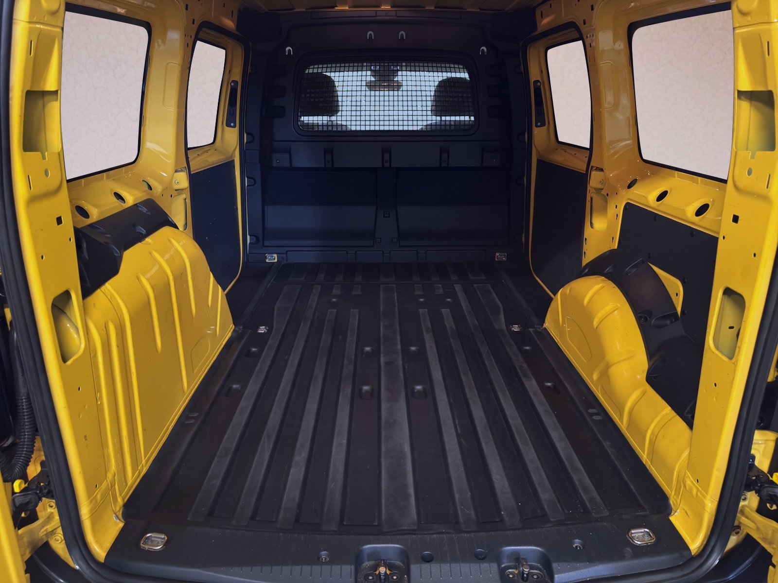 VW Caddy Cargo 2.0TDI Maxi 4Motion-image-9