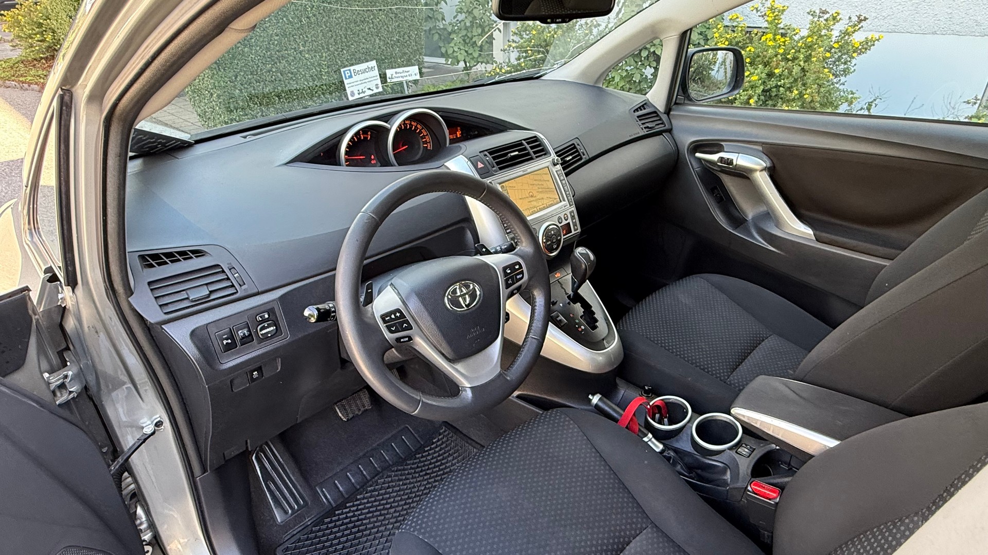 TOYOTA Verso 2.2 D-CAT Linea Sol Premium Automatic-image-11