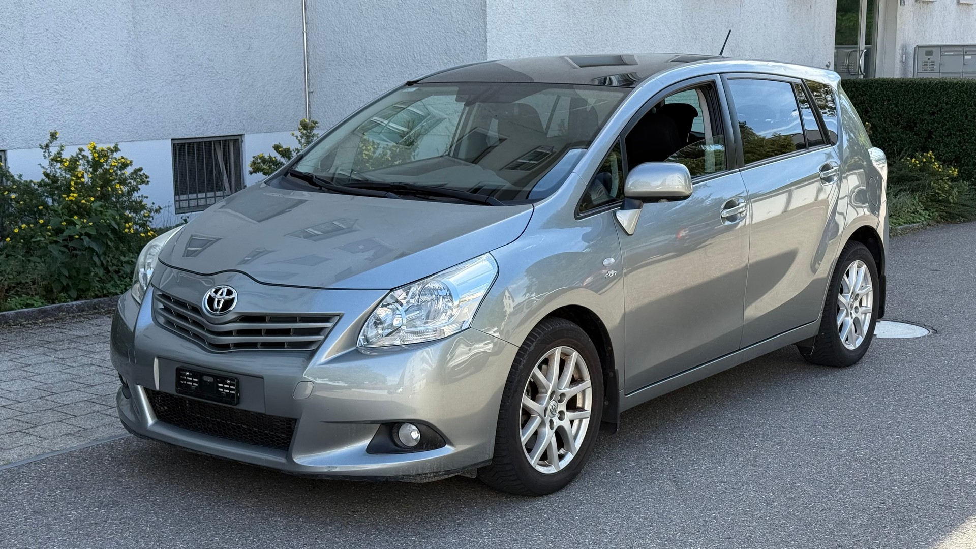 TOYOTA Verso 2.2 D-CAT Linea Sol Premium Automatic