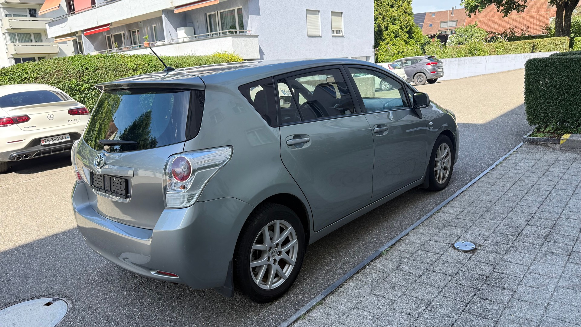 TOYOTA Verso 2.2 D-CAT Linea Sol Premium Automatic-image-4