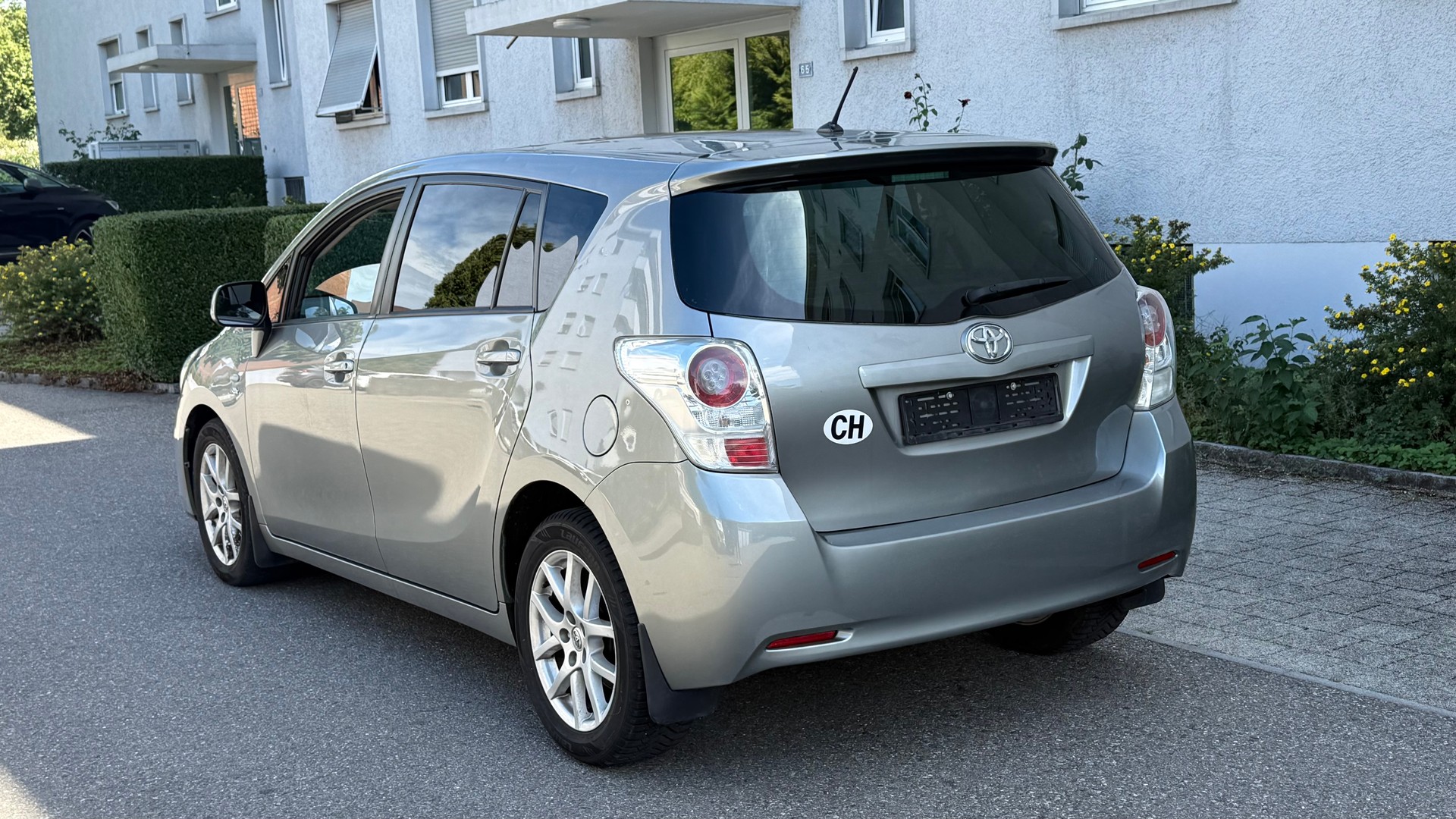 TOYOTA Verso 2.2 D-CAT Linea Sol Premium Automatic-image-6