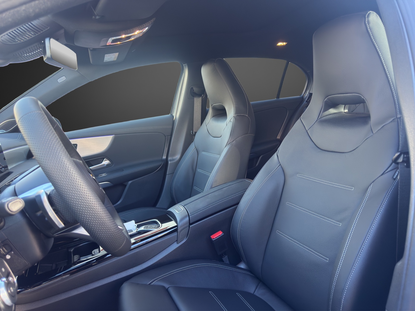 MERCEDES-BENZ A 220 4Matic 8G-DCT-image-9