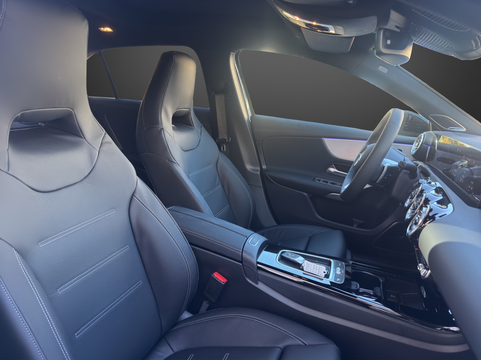 MERCEDES-BENZ A 220 4Matic 8G-DCT-image-10
