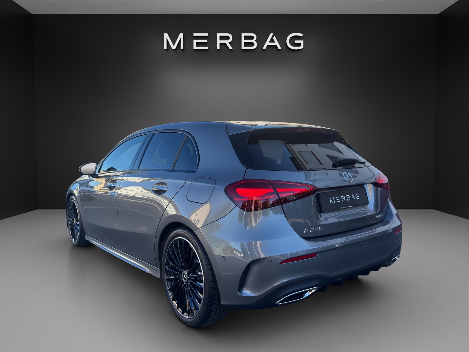 MERCEDES-BENZ A 220 4Matic 8G-DCT-image-4