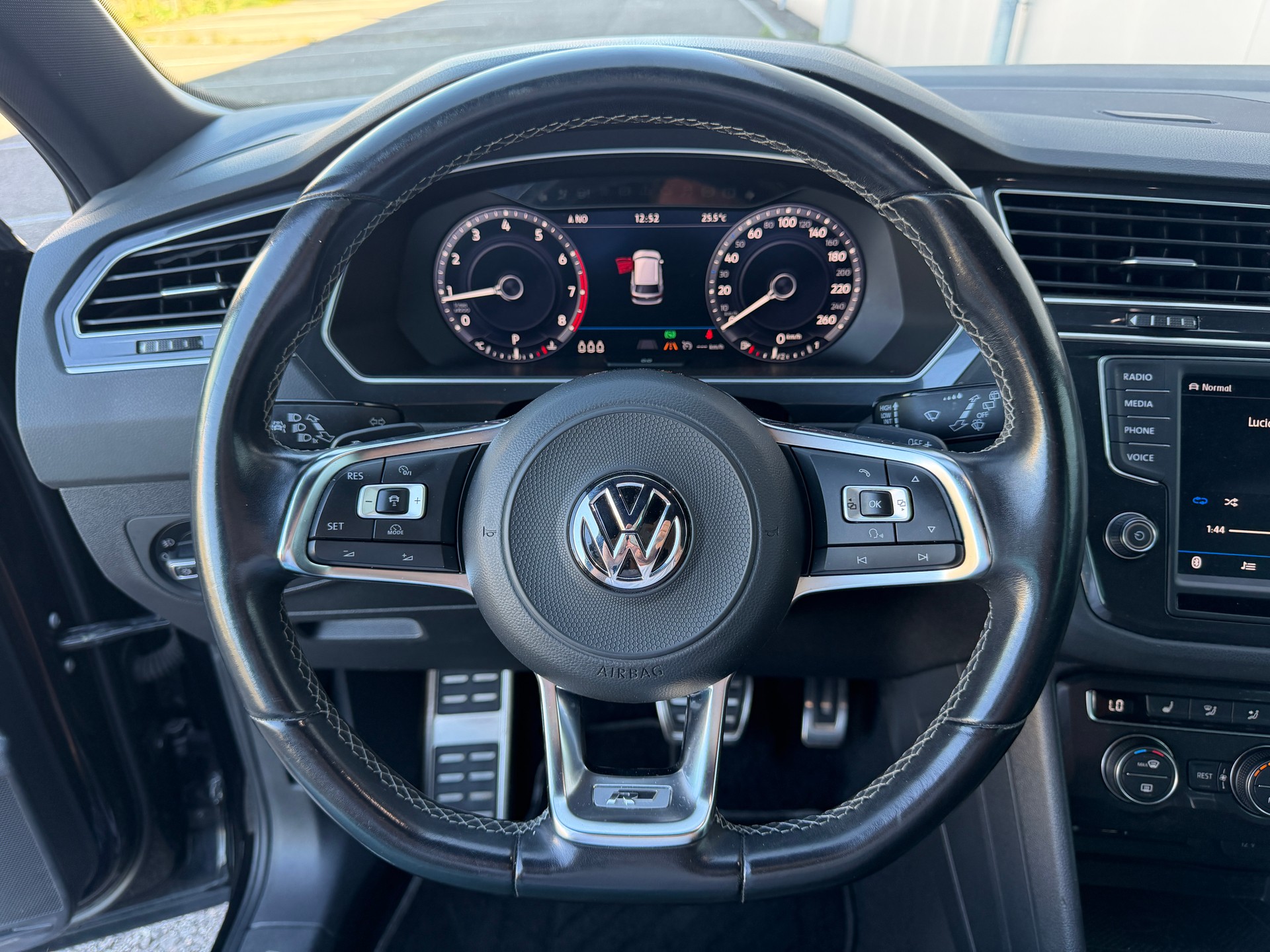 VW Tiguan 2.0TSI Highline R-Line 4Motion DSG *CH-Fahrzeug*-image-11