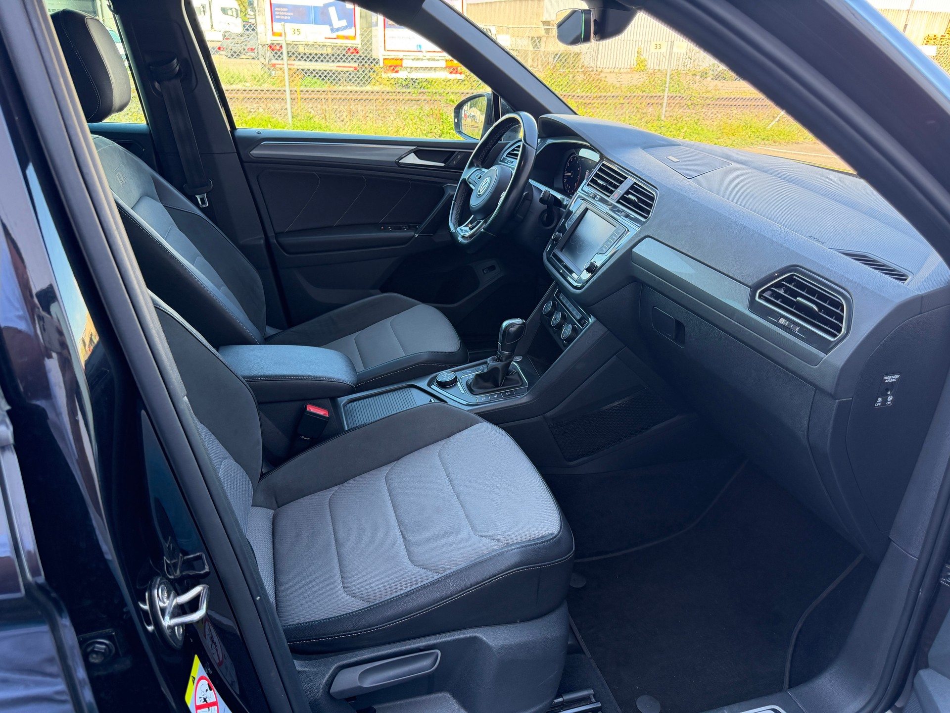 VW Tiguan 2.0TSI Highline R-Line 4Motion DSG *CH-Fahrzeug*-image-10
