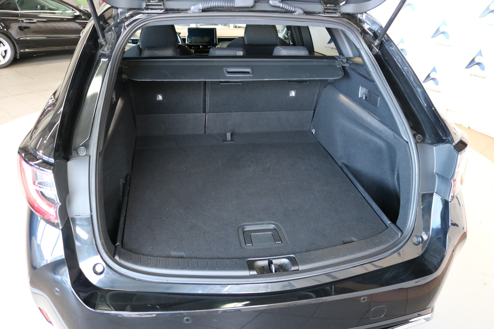 SUZUKI SWACE 1.8 Hybrid Compact Top Automatique-image-4