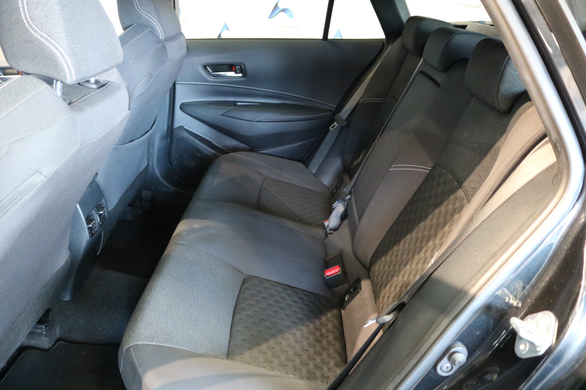 SUZUKI SWACE 1.8 Hybrid Compact Top Automatique-image-36