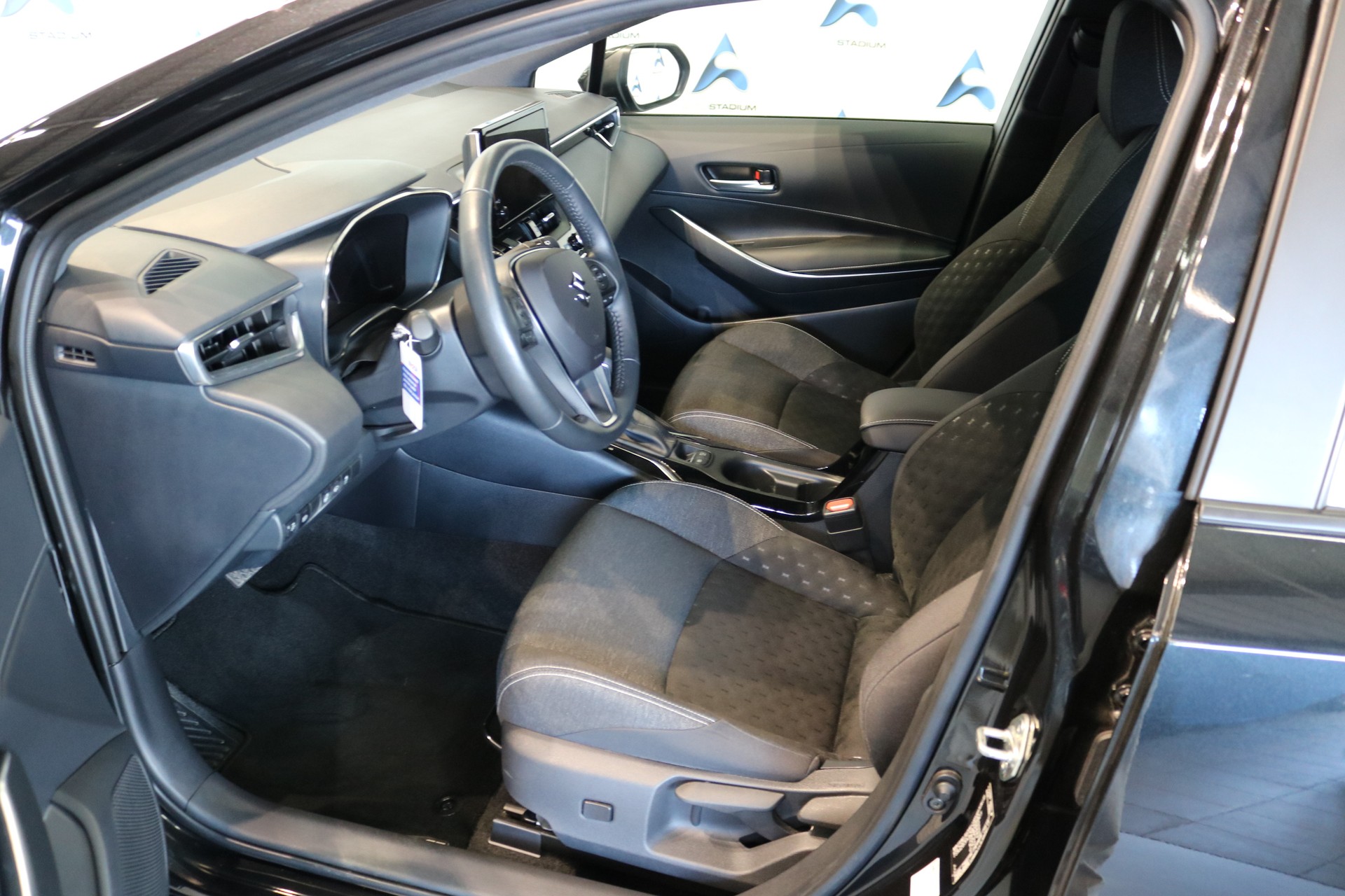 SUZUKI SWACE 1.8 Hybrid Compact Top Automatique-image-38