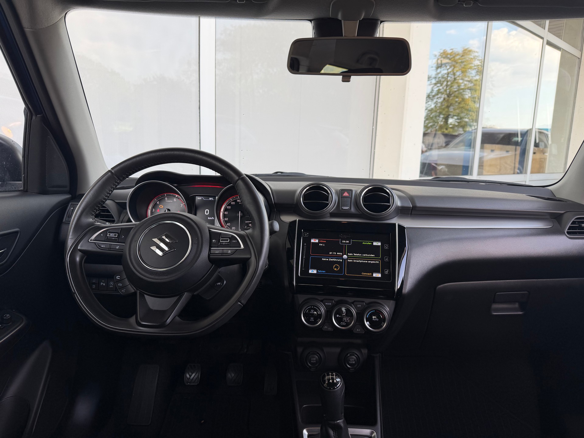 SUZUKI Swift 1.2 Compact Top Hybrid-image-6