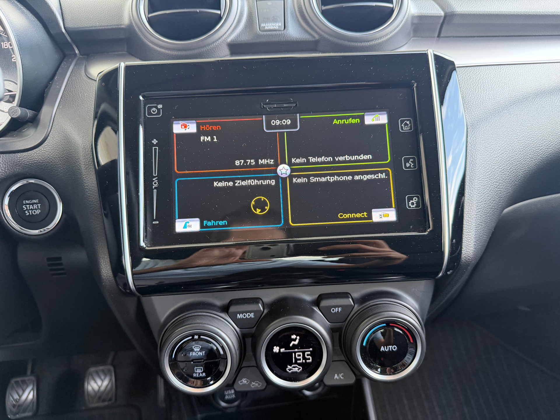 SUZUKI Swift 1.2 Compact Top Hybrid-image-15