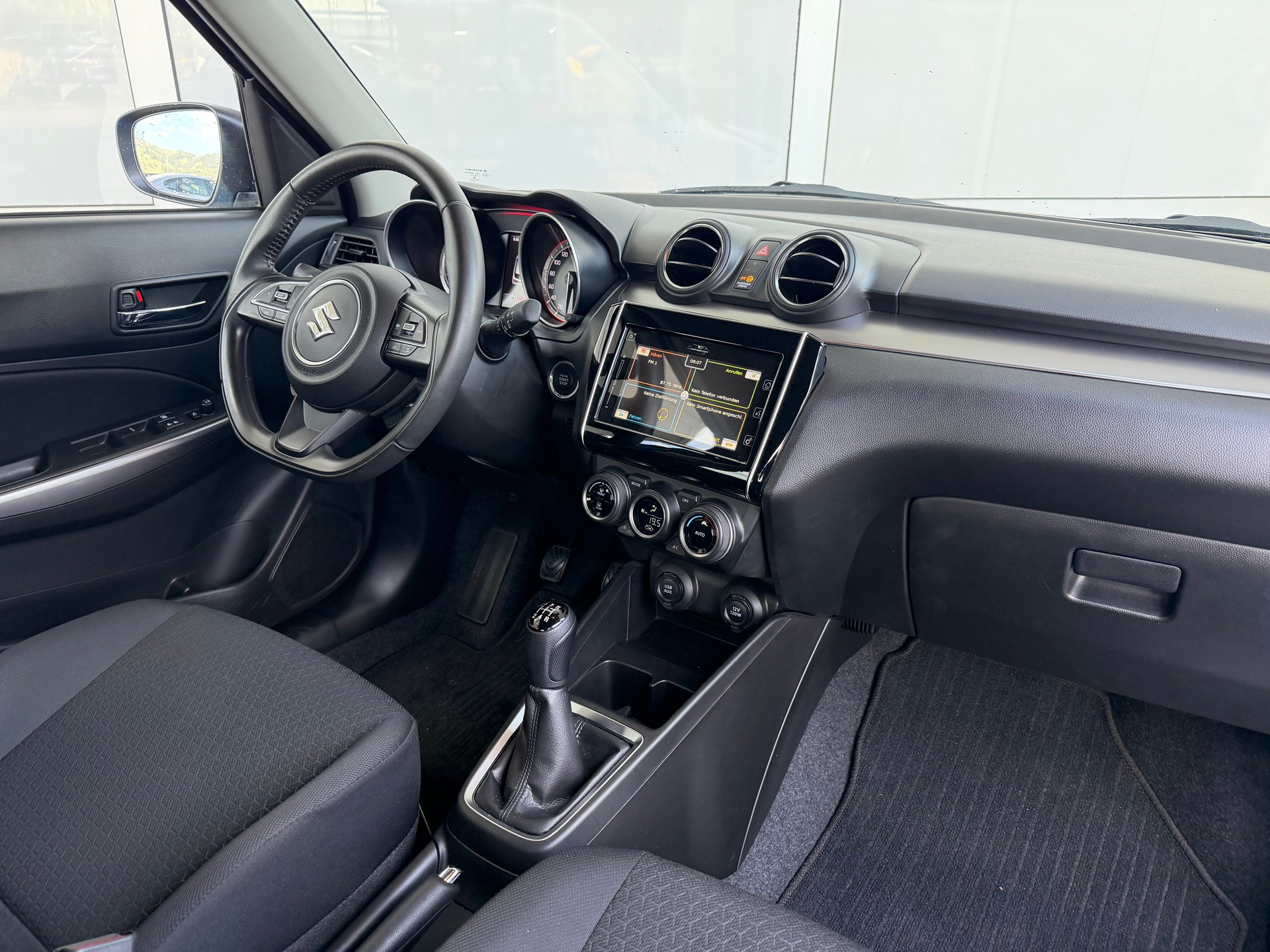 SUZUKI Swift 1.2 Compact Top Hybrid-image-2