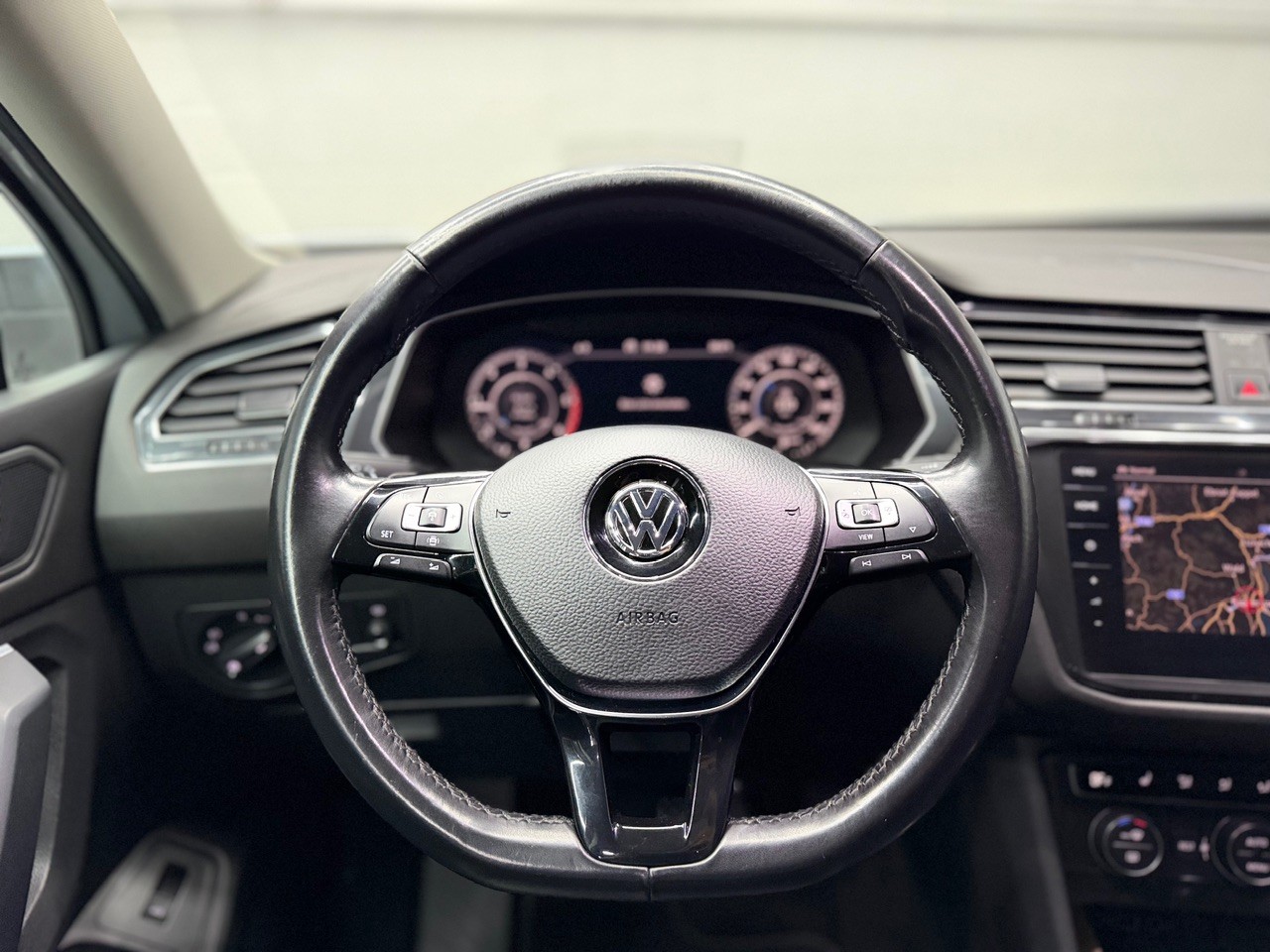 VW Tiguan Allspace 2.0 TDI SCR Highline 4Motion DSG | Head-Up | 360° Kamera | Full Assists | Anhängerkupplung 2.4T-image-18
