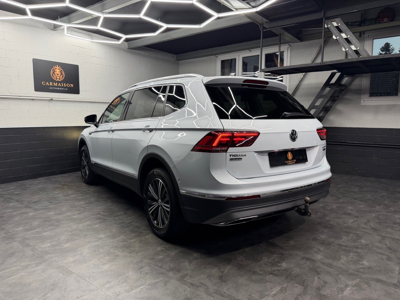 VW Tiguan Allspace 2.0 TDI SCR Highline 4Motion DSG | Head-Up | 360° Kamera | Full Assists | Anhängerkupplung 2.4T-image-6