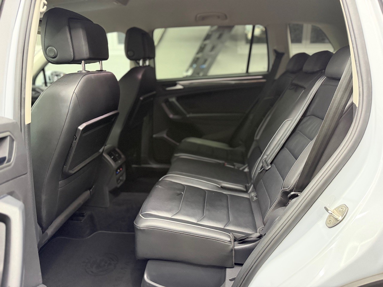 VW Tiguan Allspace 2.0 TDI SCR Highline 4Motion DSG | Head-Up | 360° Kamera | Full Assists | Anhängerkupplung 2.4T-image-15