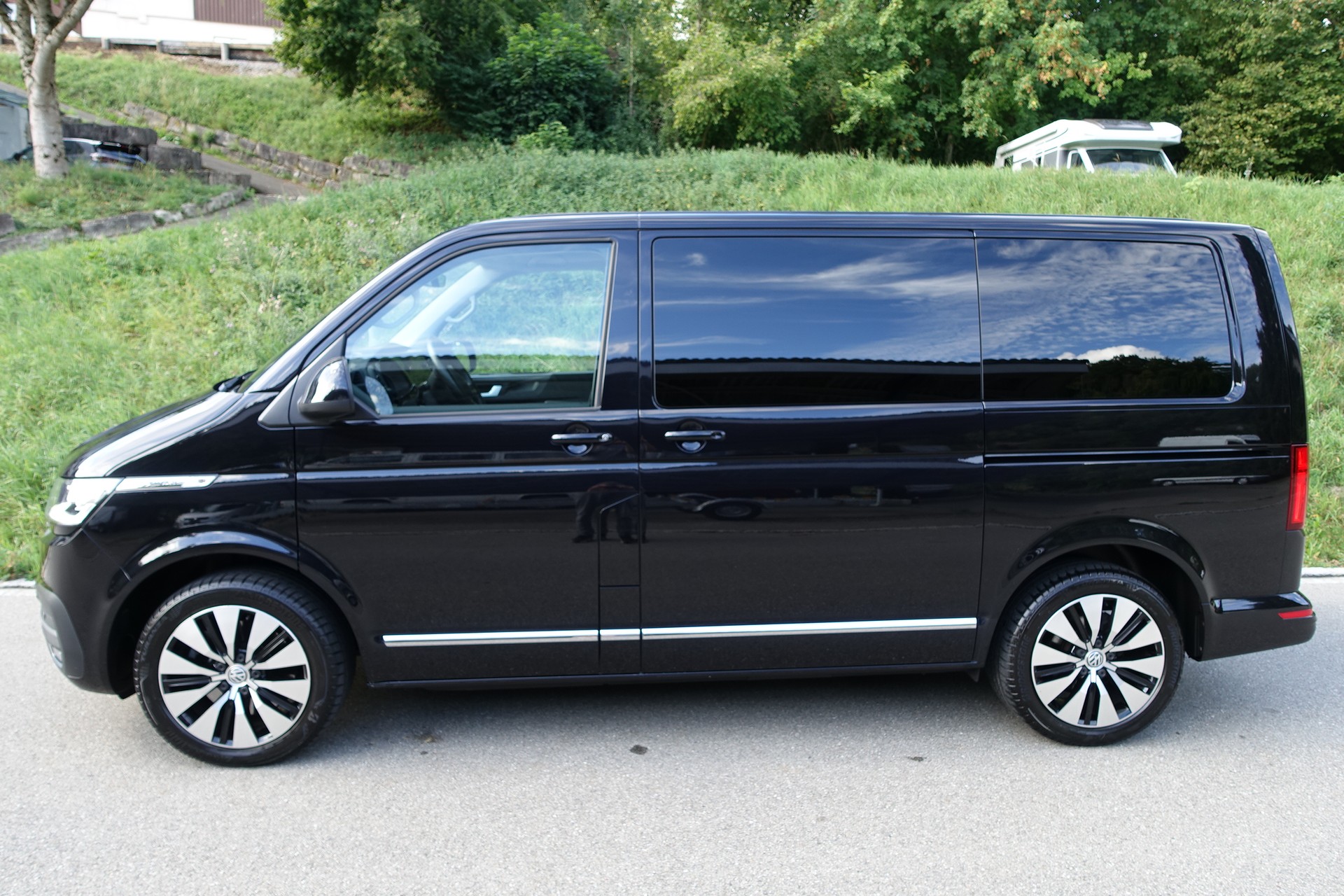 VW T6.1 Multivan 2.0 Bi-TDI Highline 4Motion DSG-image-4