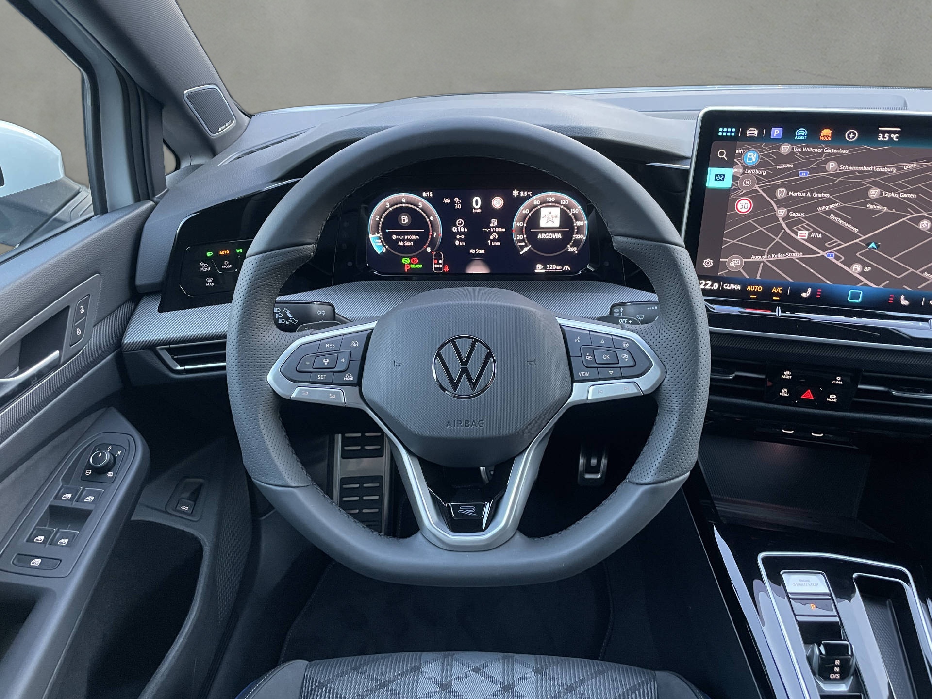 VW Golf VIII Variant 1.5 eTSI R-Line DSG*AHK*Keyless*Klima*Navi*Rückfahrkamera*-image-10