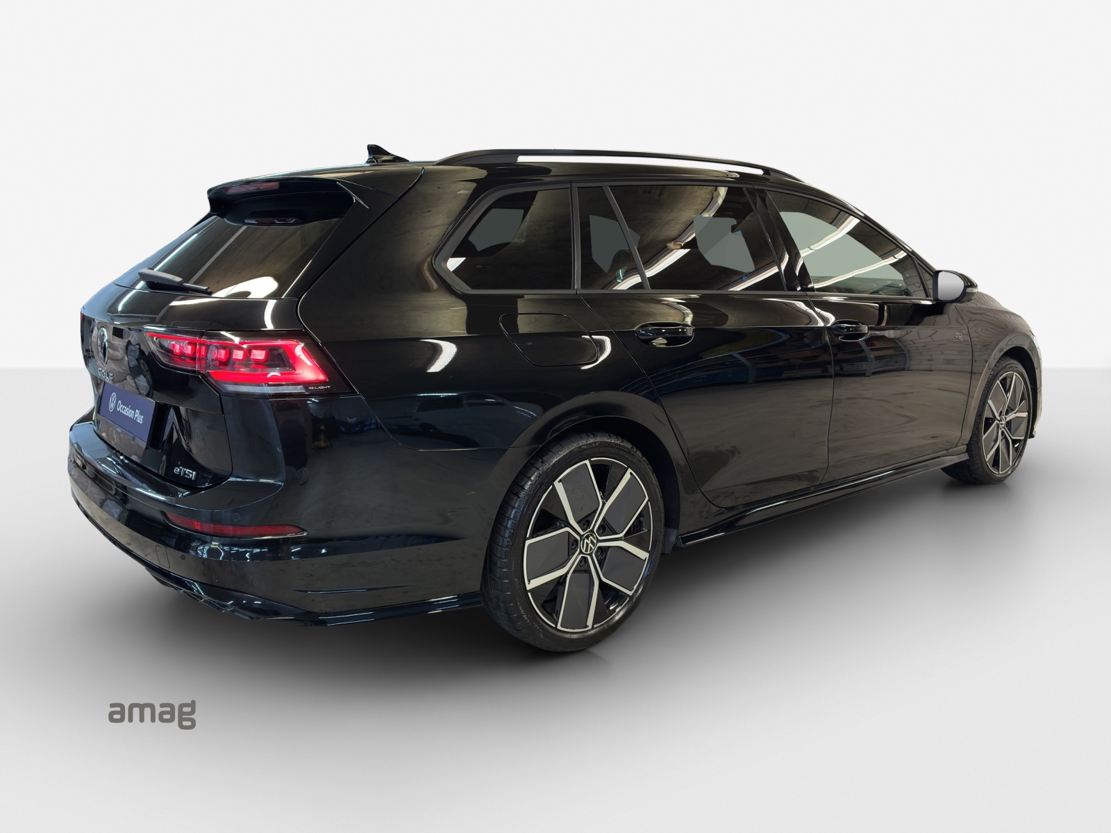VW Golf Variant 1.5 eTSI mHEV R-Line DSG-image-4