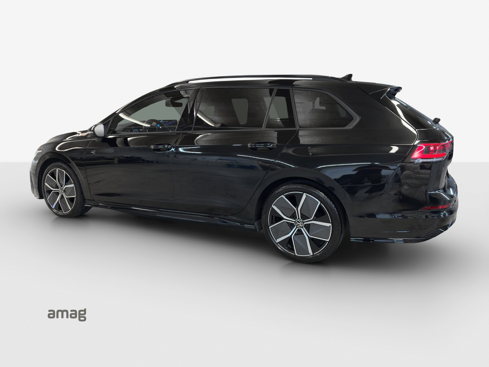 VW Golf Variant 1.5 eTSI mHEV R-Line DSG-image-2