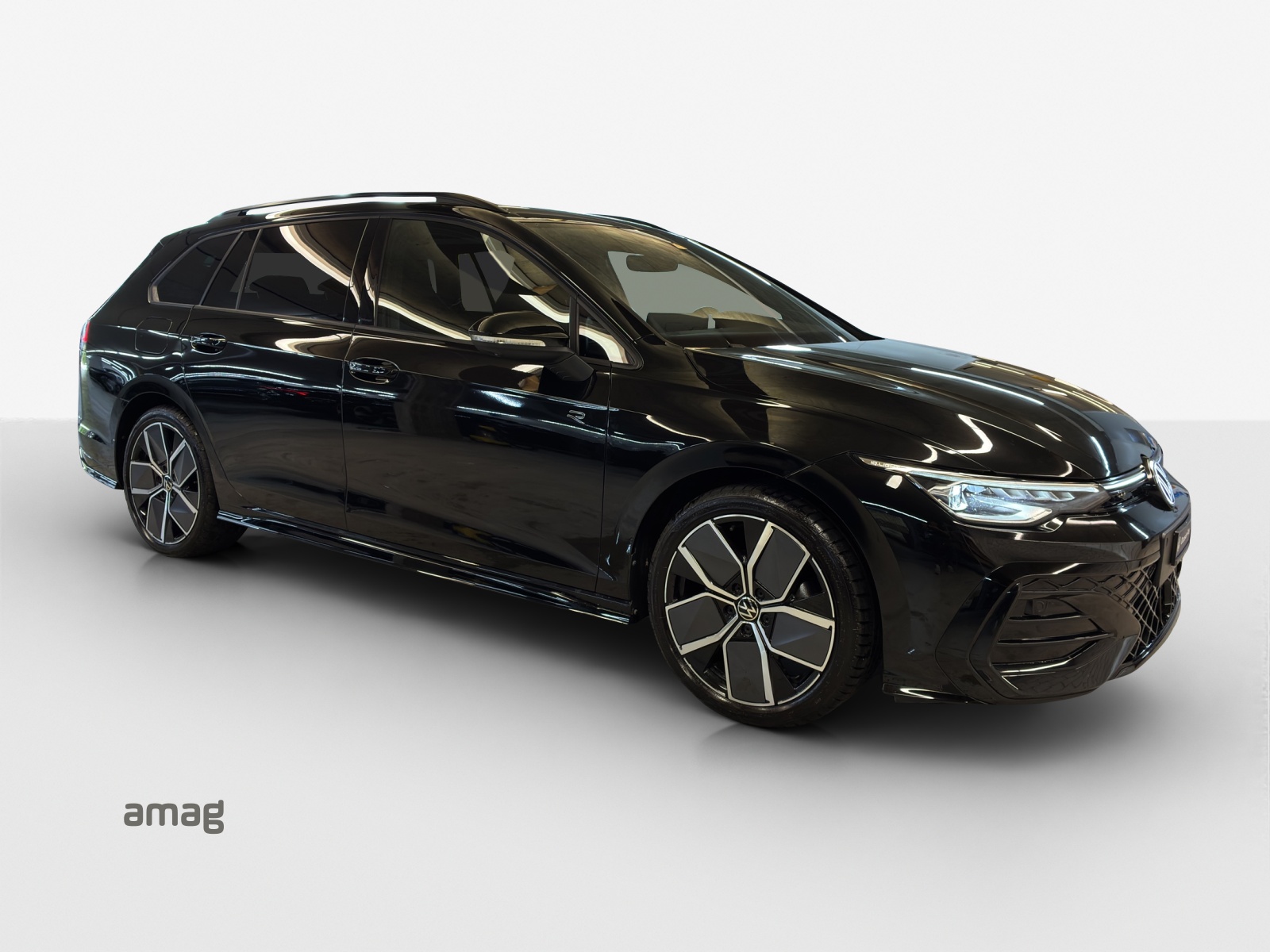 VW Golf Variant 1.5 eTSI mHEV R-Line DSG-image-5