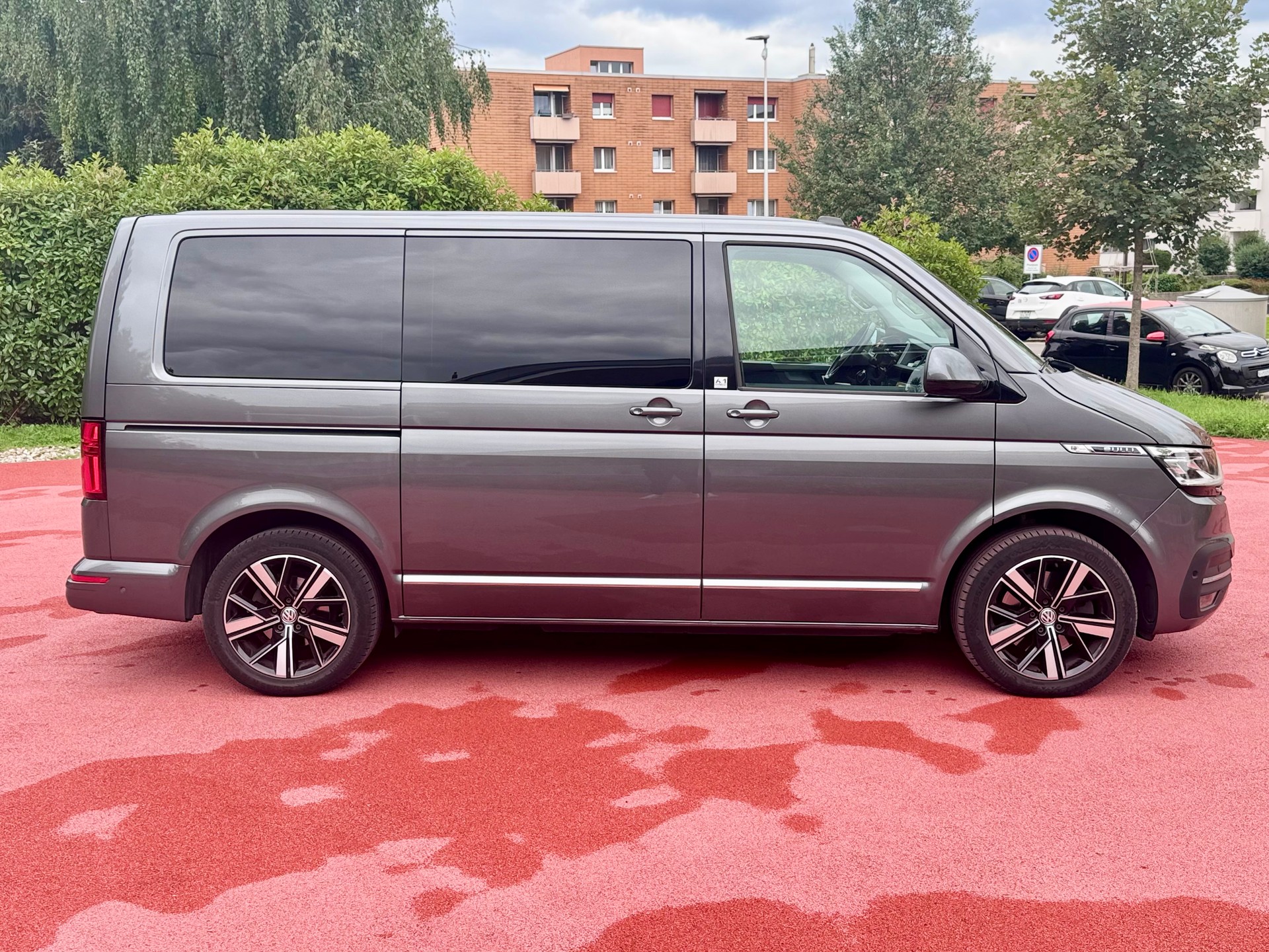 VW T6.1 Multivan 2.0 Bi-TDI Highline 4Motion DSG-image-3