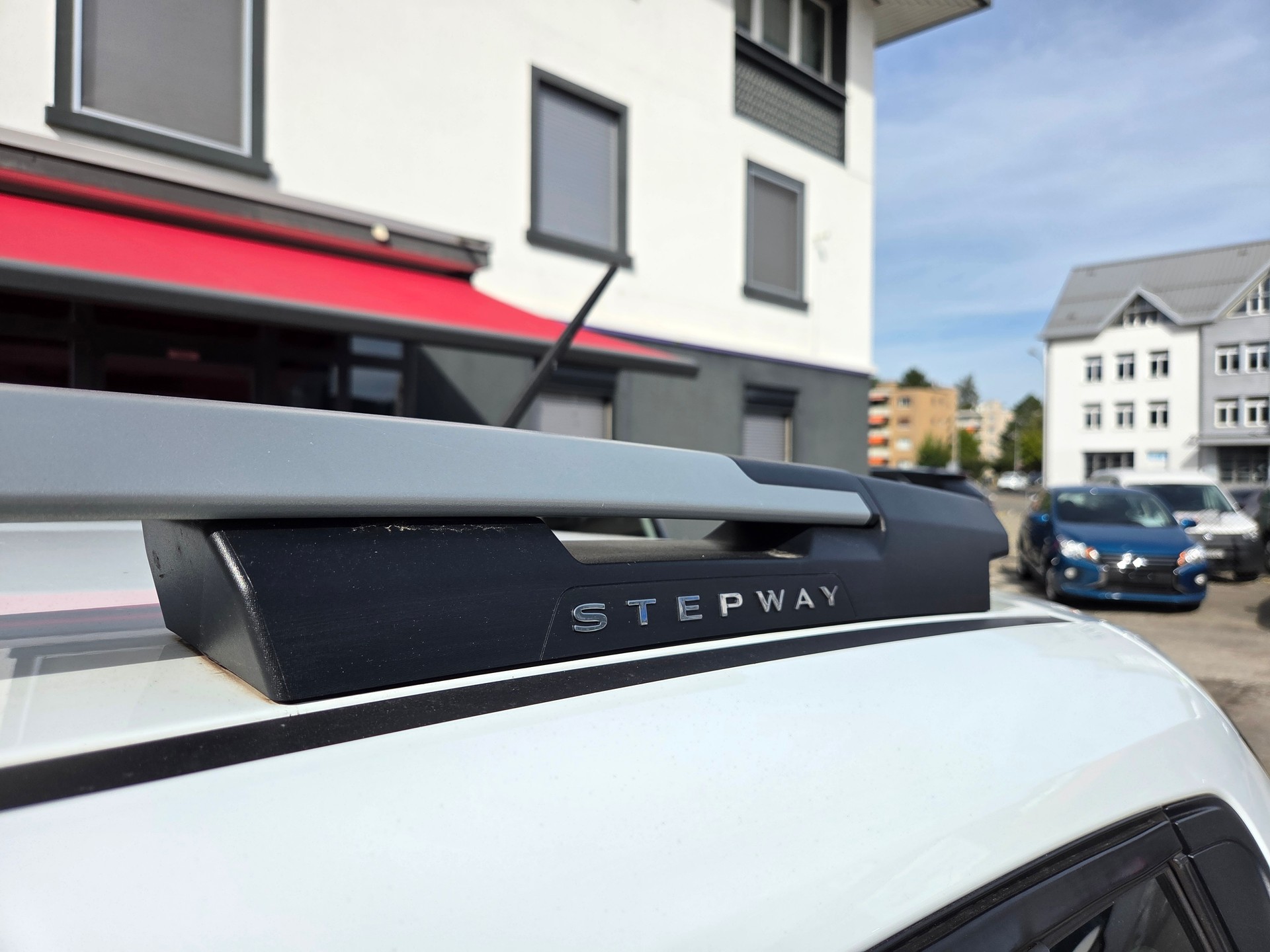 DACIA Sandero Stepway TCe 90 Comfort CVT-image-9