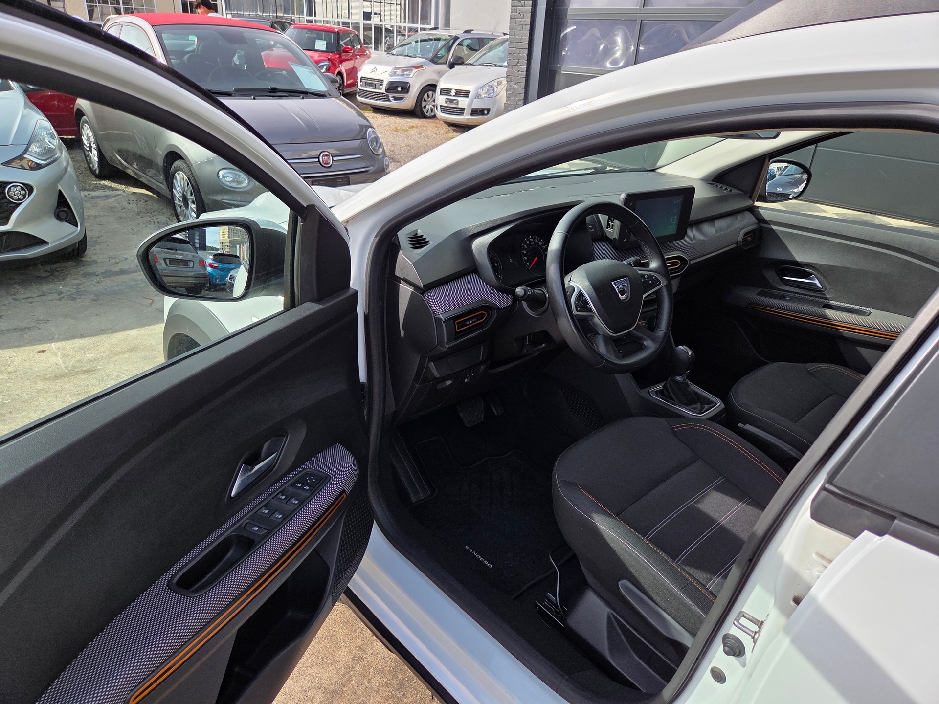 DACIA Sandero Stepway TCe 90 Comfort CVT-image-10