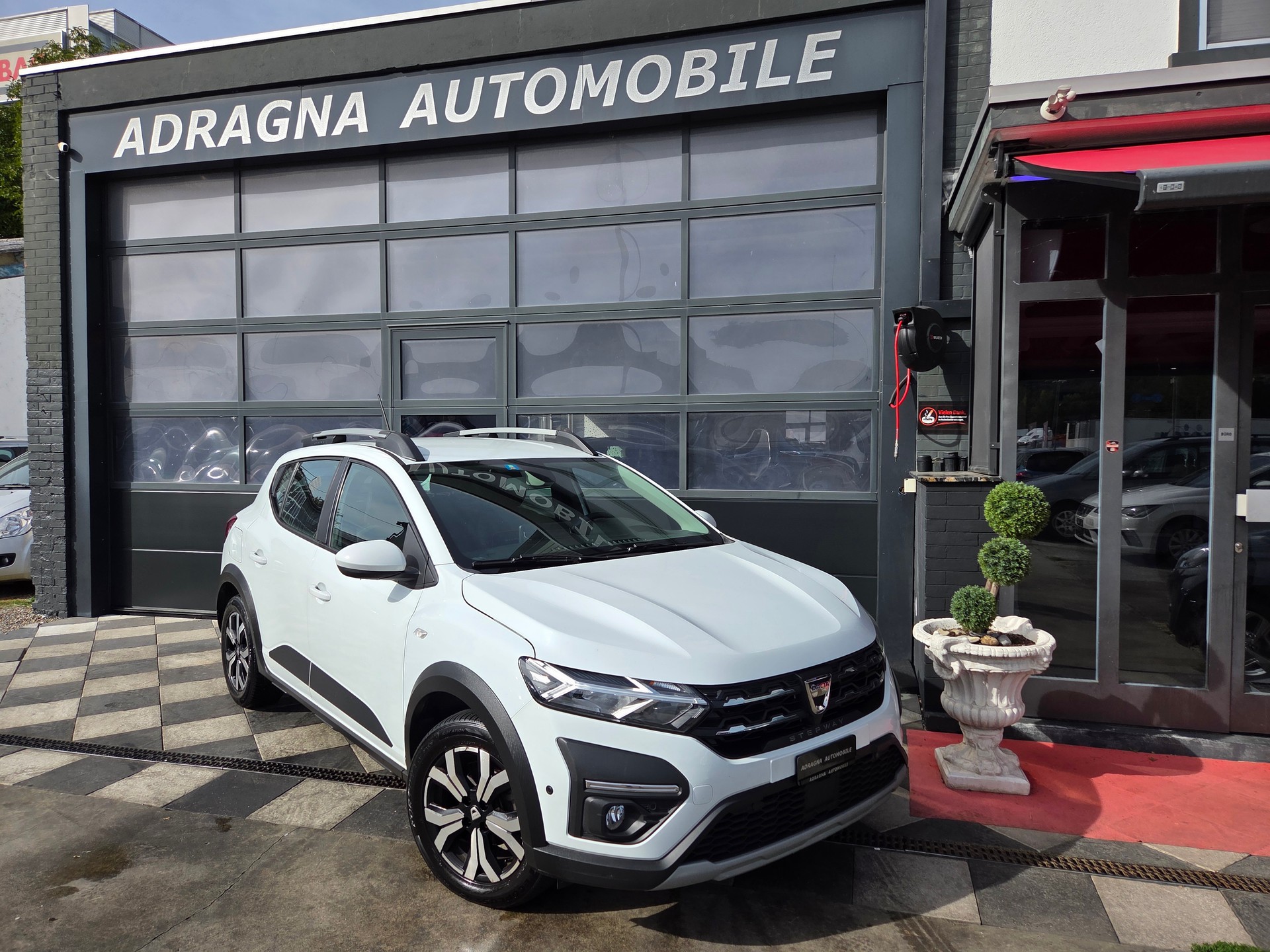 DACIA Sandero Stepway TCe 90 Comfort CVT-image-0