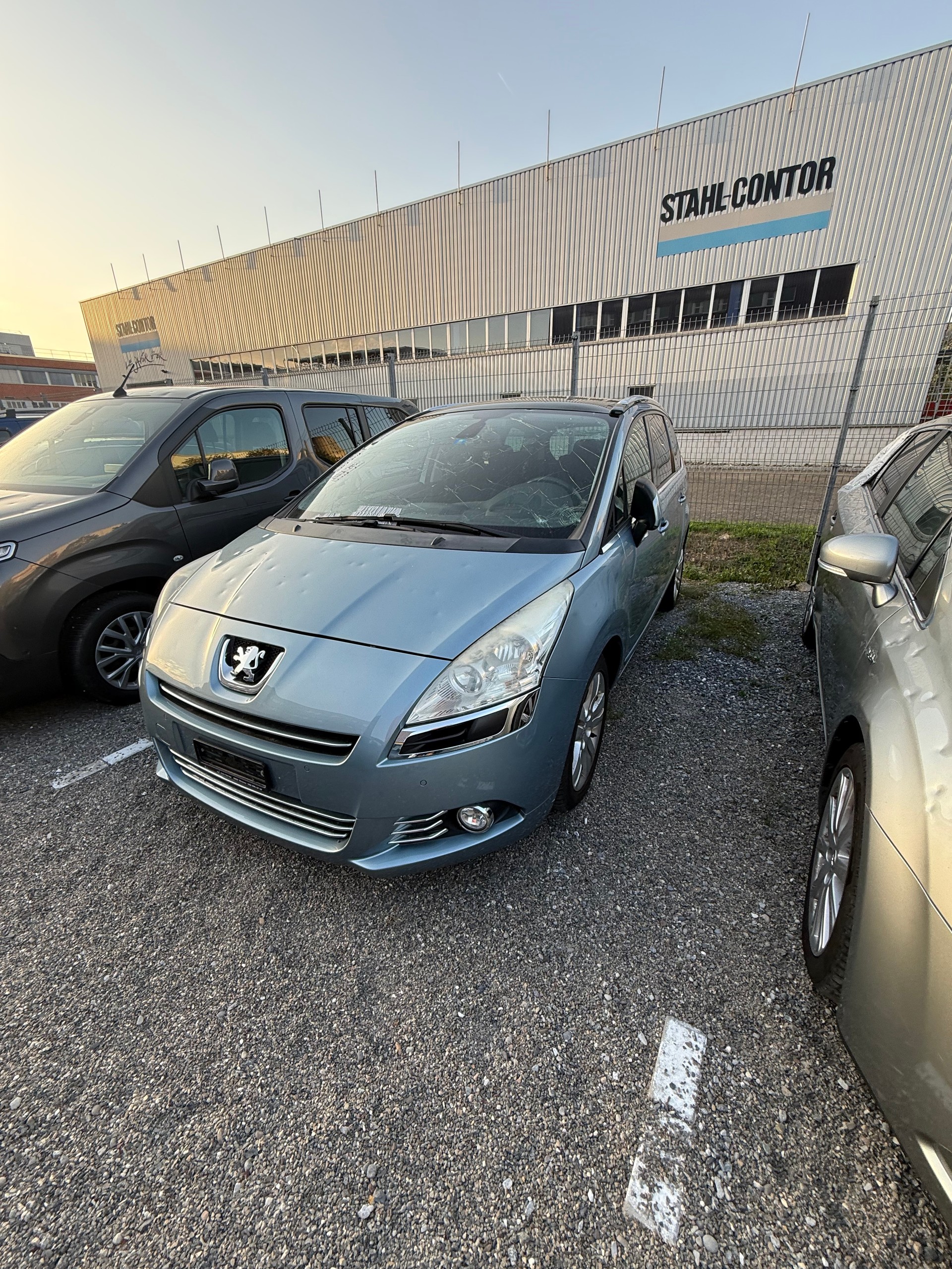 PEUGEOT 5008 1.6 16V T Sport Pack-image-1