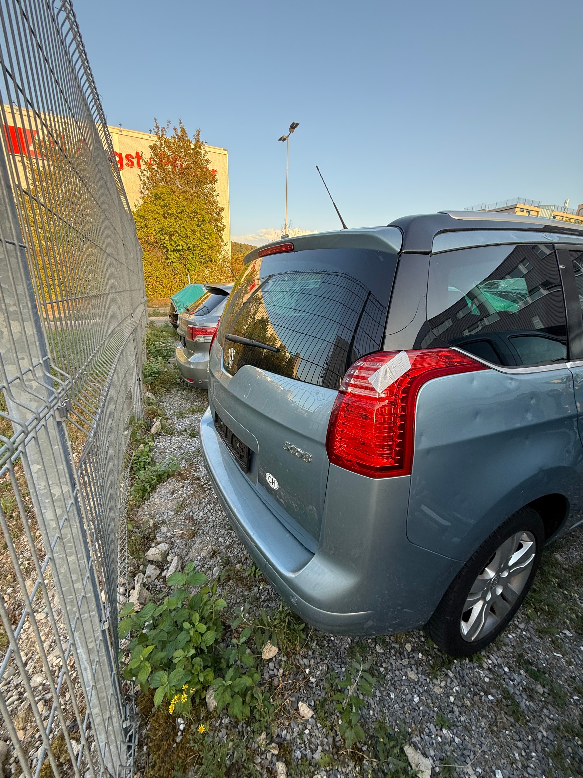 PEUGEOT 5008 1.6 16V T Sport Pack-image-2