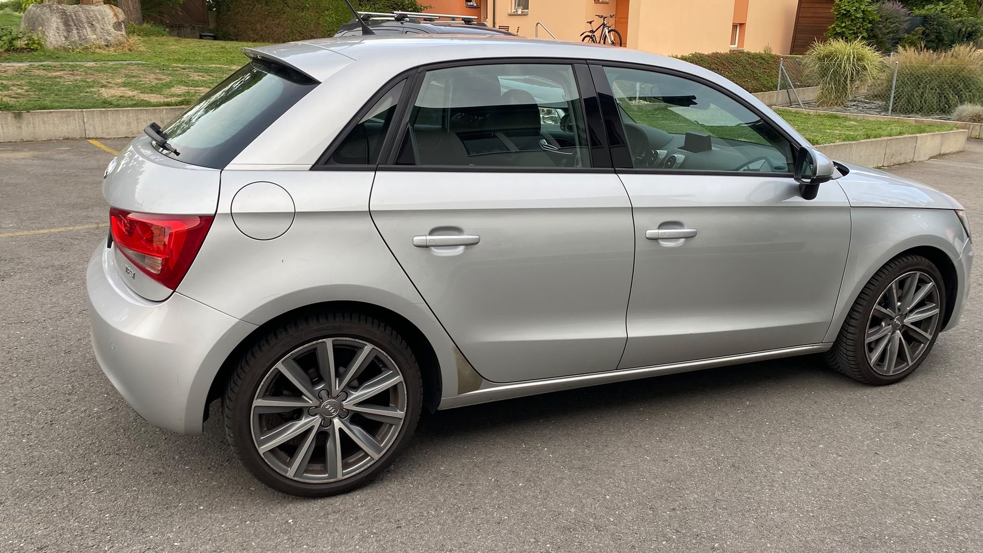 AUDI 1.4 TFSI COD Ambition S-Tronic-image-4