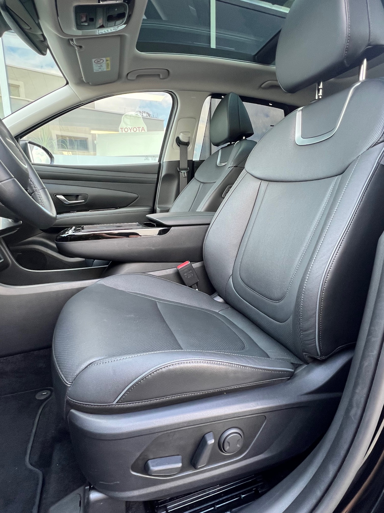 HYUNDAI Tucson 1.6 TGDI PHEV Vertex Swiss Edition 4WD-image-16