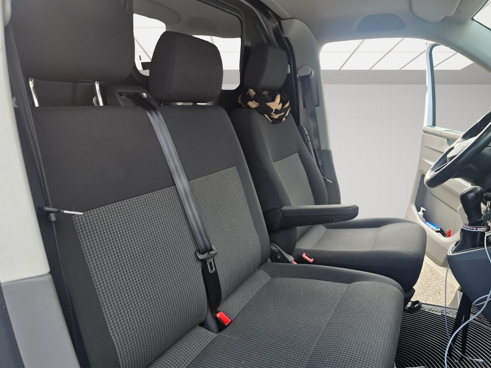 VW T6.1 2.0 TDI 4Motion DSG-image-12