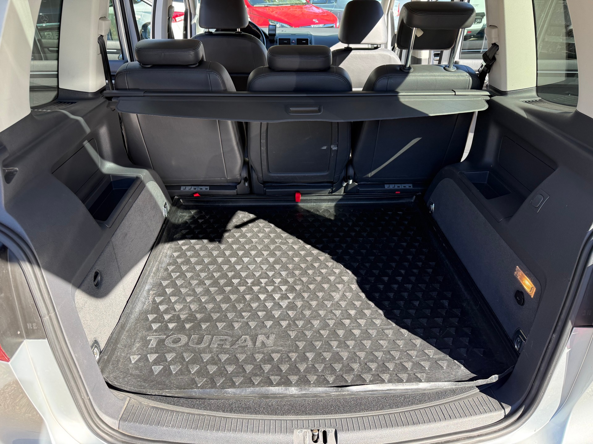 VW Touran 1.4 TSI Highline DSG-image-11