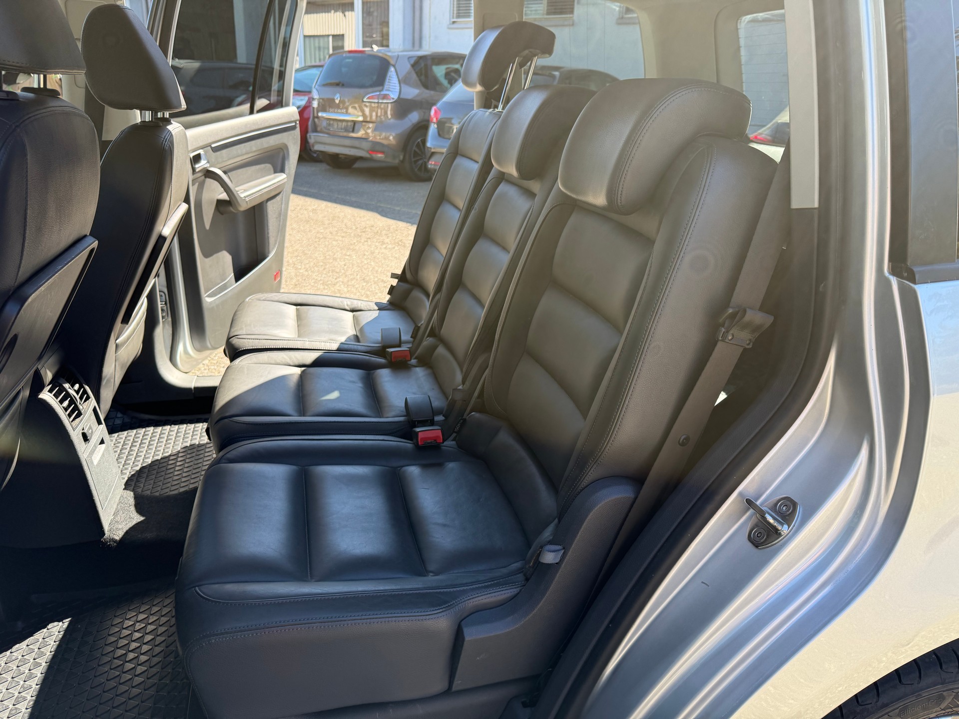 VW Touran 1.4 TSI Highline DSG-image-8