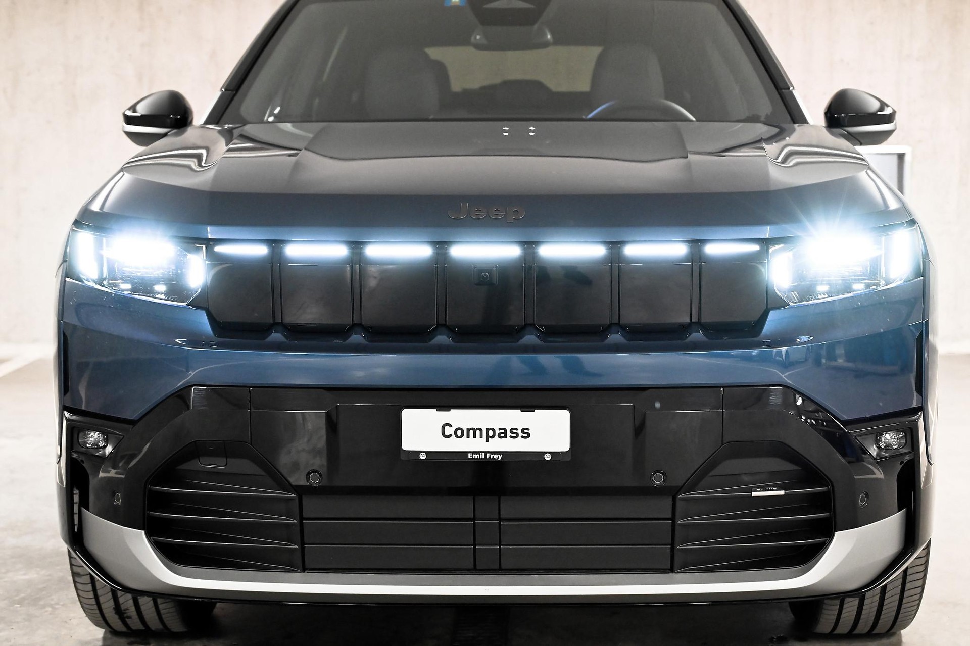 JEEP Compass First Edition-image-2